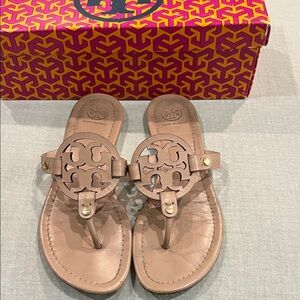 Tory Burch Leather Logo Toe-Post Sandals in Taupe